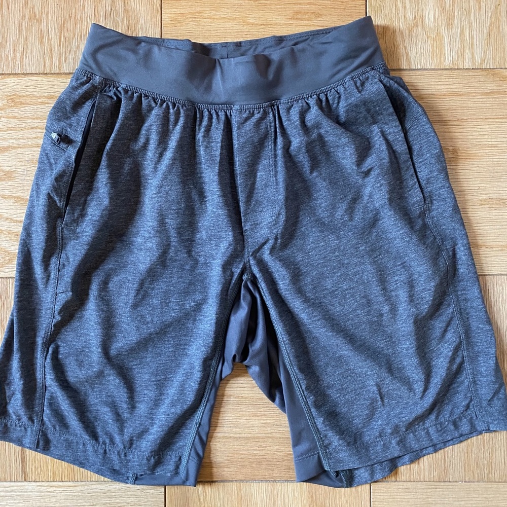 Lululemon T.H.E. Short 9” Linerless (Like New)
